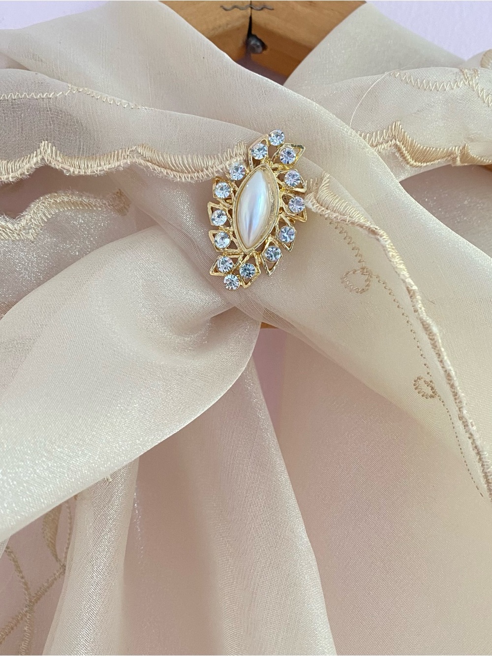 Filipiniana Embroidered Floral Beige Cream Alampay with Jeweled Brooch - Picture 2 of 6
